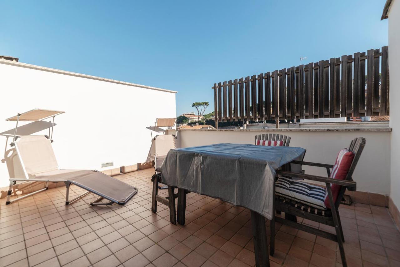 Bright Apt With Views Of San Pietro روما المظهر الخارجي الصورة